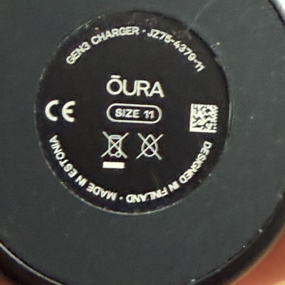 Oura Ring Size 11 & charger - Picture 2 of 3